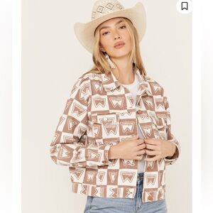 NWT Wrangler Heritage Signature Print Cut Off Jacket